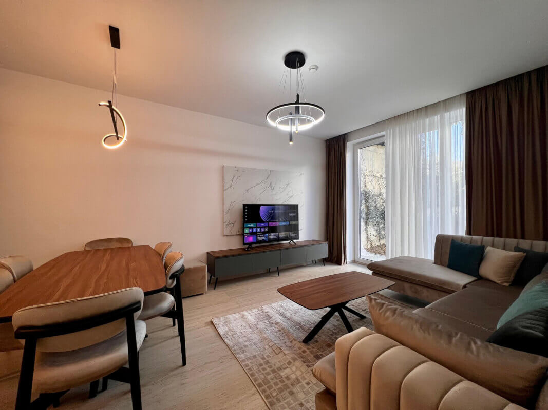 2446e3a2-f436-49dd-be27-76ec87008f05-scaled