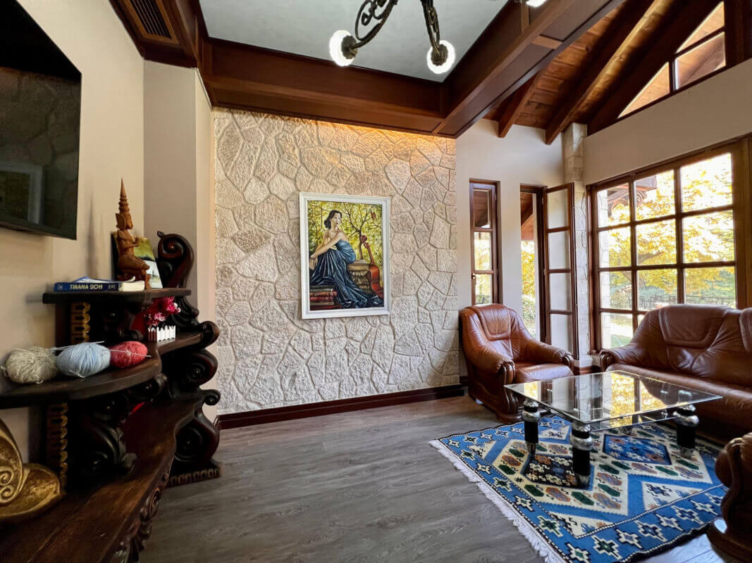 5284b55e-de20-44c5-83b9-c6bedeb5ea7e-scaled