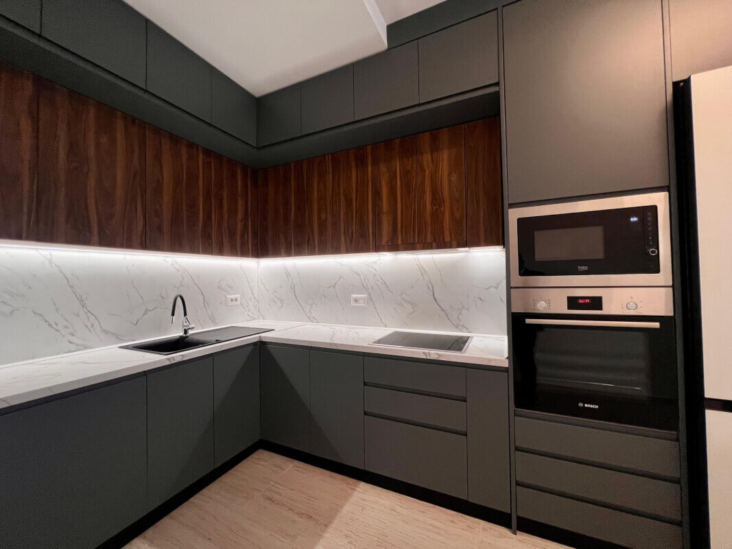 893a987b-0e16-40f2-8472-9ee0a39d8f04-scaled