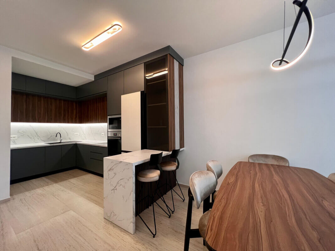 c246c220-01dd-4b59-8280-a6bafe414970-scaled