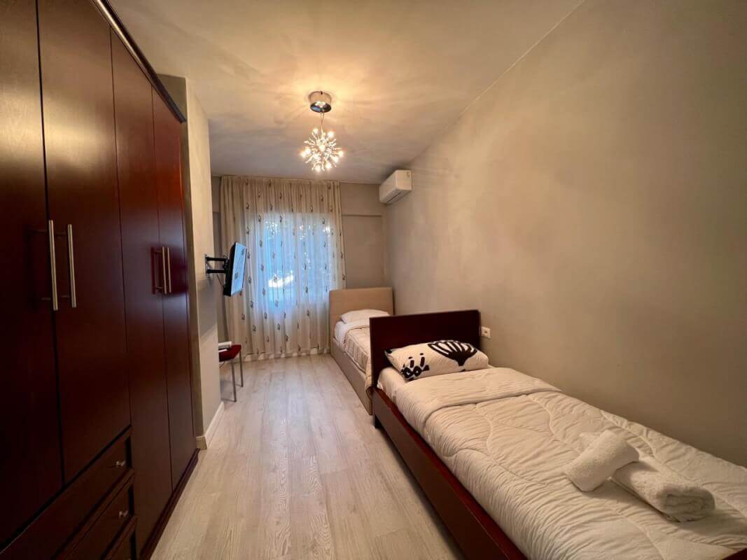 dfe0d648-5ae7-446e-ac37-69dc239e5993